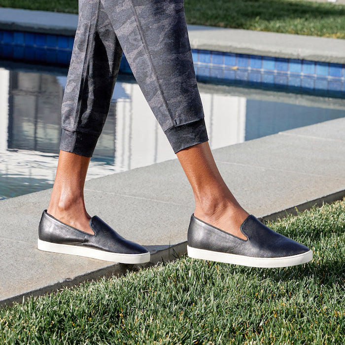 black leather women’s flats