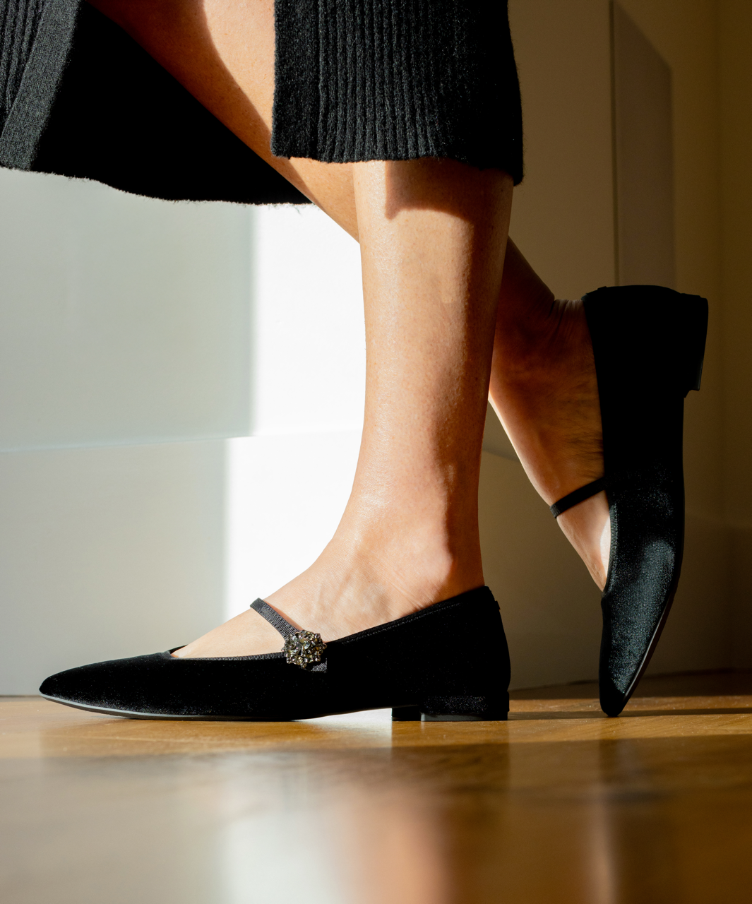 The Goldfinch 15 Mary Jane - Black Velvet