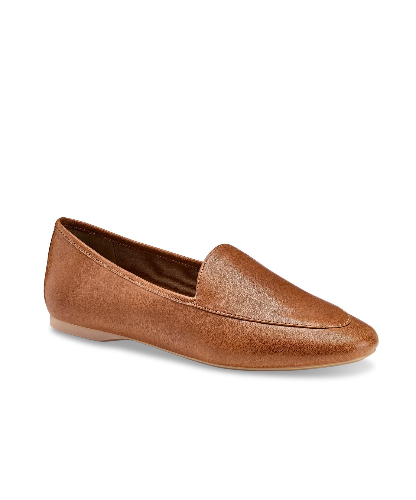 front 3/4ths view of the Vesper loafer in Hazelnut (brown) Leather