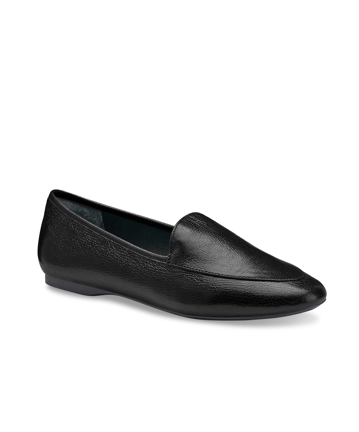 front 3/4ths view of the Vesper loafer in Noir (black) Leather