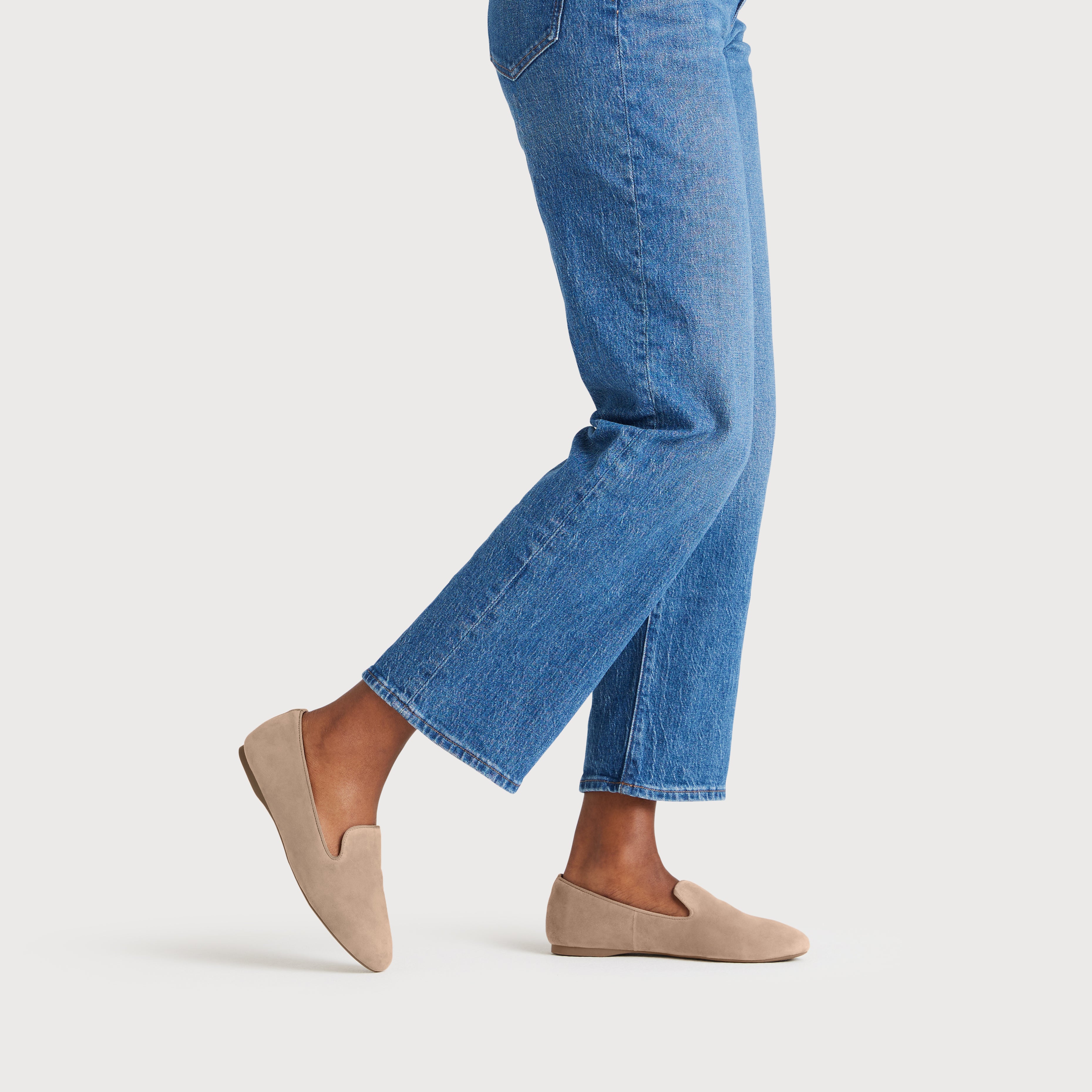 on figure side view of the Starling in Latte (beige) Suede