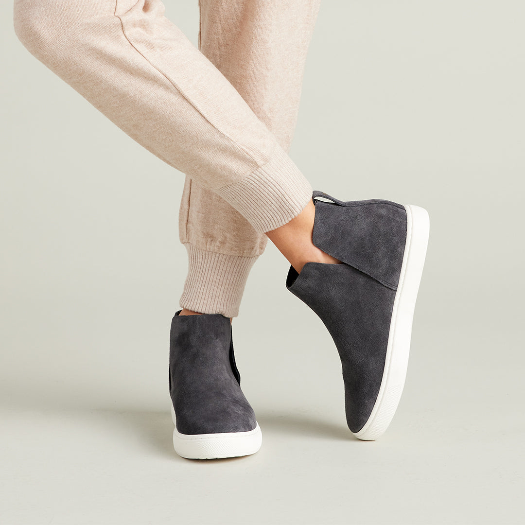 Women's bootie - Falcon in charcoal water resistant suede