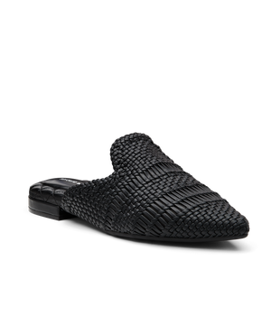 front 3/4ths view of the Dove in Black Woven