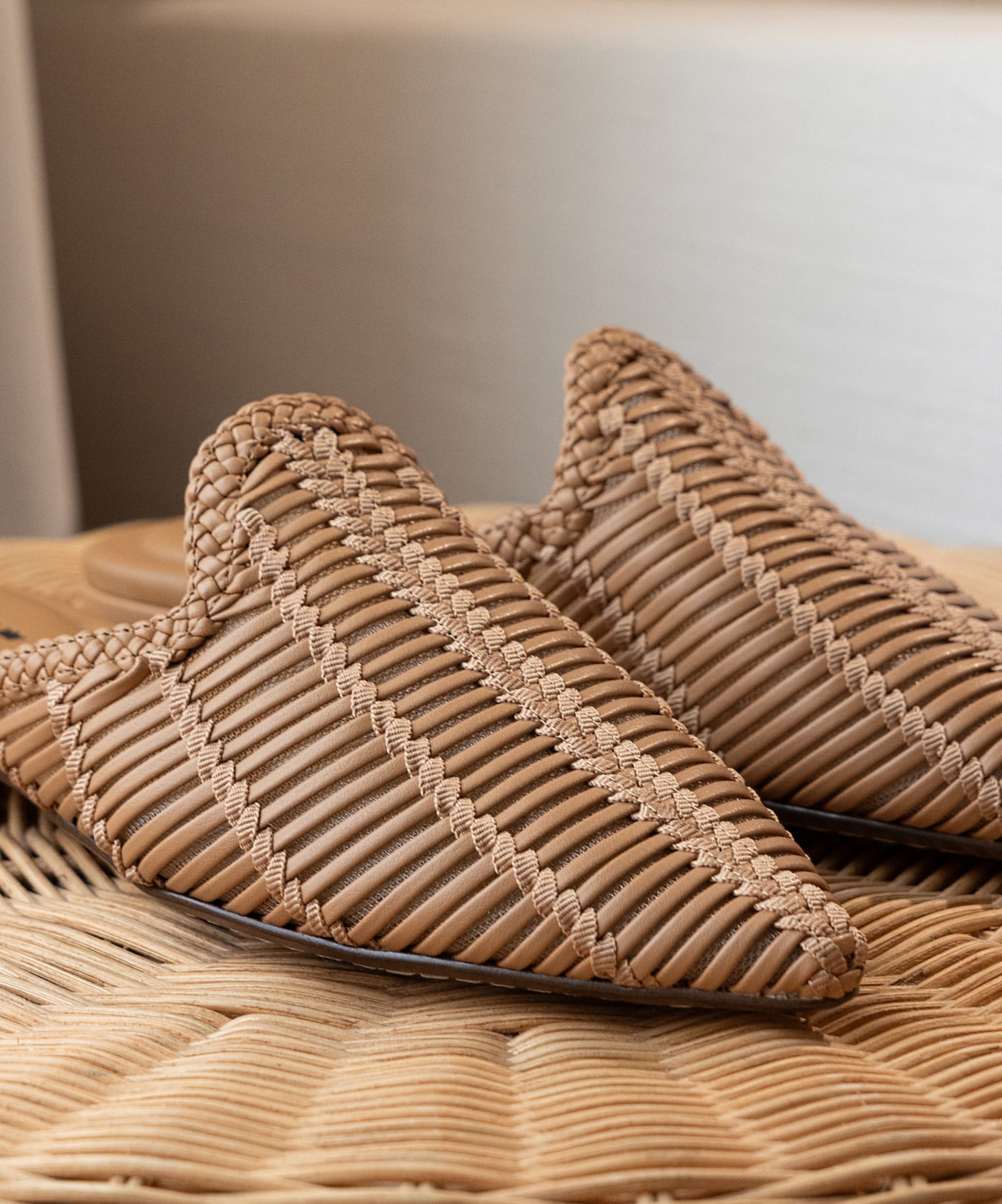 The Goldfinch 15 | Toffee Woven | Women's Slides