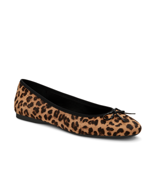 front 3/4ths view of the hummingbird ballet flat in Leopard print calf hair