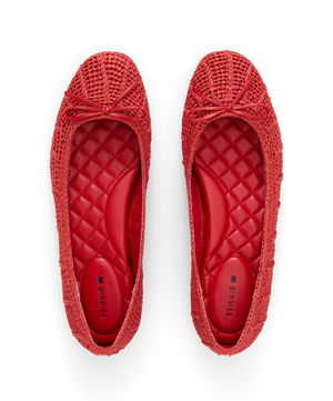 hover | top view of the Hummingbird in red raffia