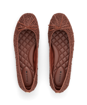 hover | top view of the Hummingbird in Walnut (brown) raffia