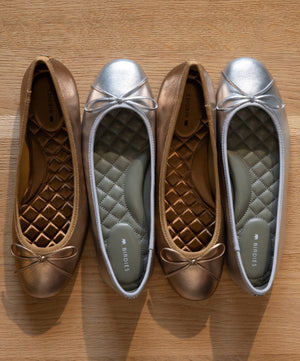The Hummingbird - Silver Metal Leather
