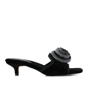 The Kiwi Kitten Flower - Black Velvet