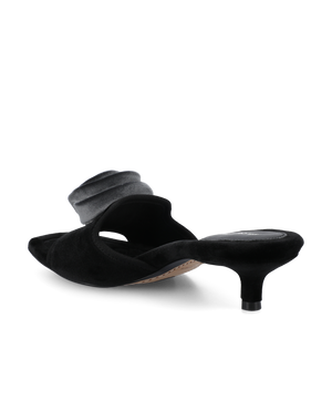 The Kiwi Kitten Flower - Black Velvet