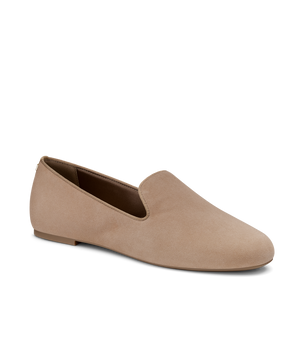 front 3/4ths view of the Starling in New Latte (beige) Suede