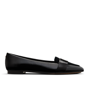 side view of the sparrow leather loafer in licorice (black)