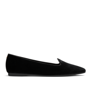 side view of the sparrow in black velvet