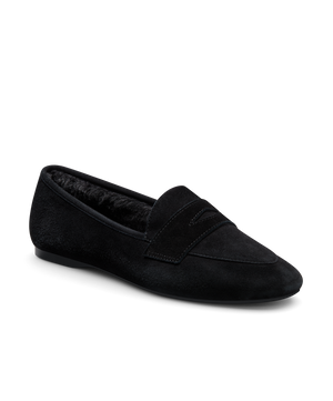 front 3/4ths view of the vesper in black faux fur