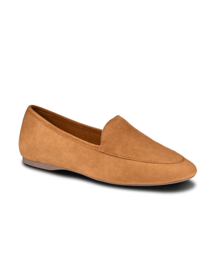front 3/4ths view of the Vesper loafer in Toffee (tan) Suede