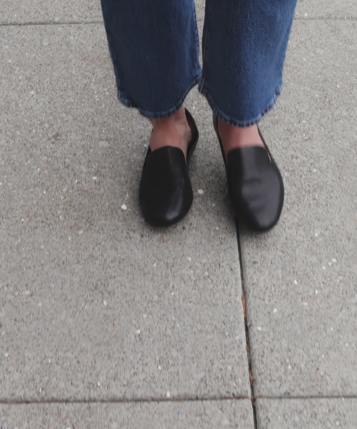 on figure video of the Starling in Jet (black) Leather